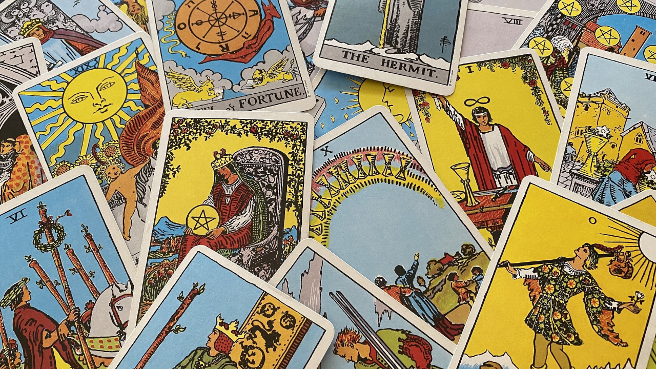 A Espiritualidade e Autoconhecimento no Tarot